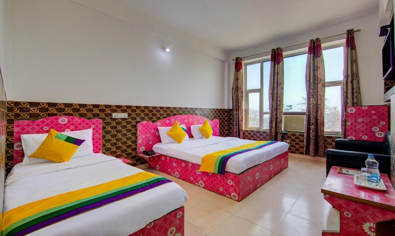 Itsy Hotels Satya Shree คาตรา ภายนอก รูปภาพ