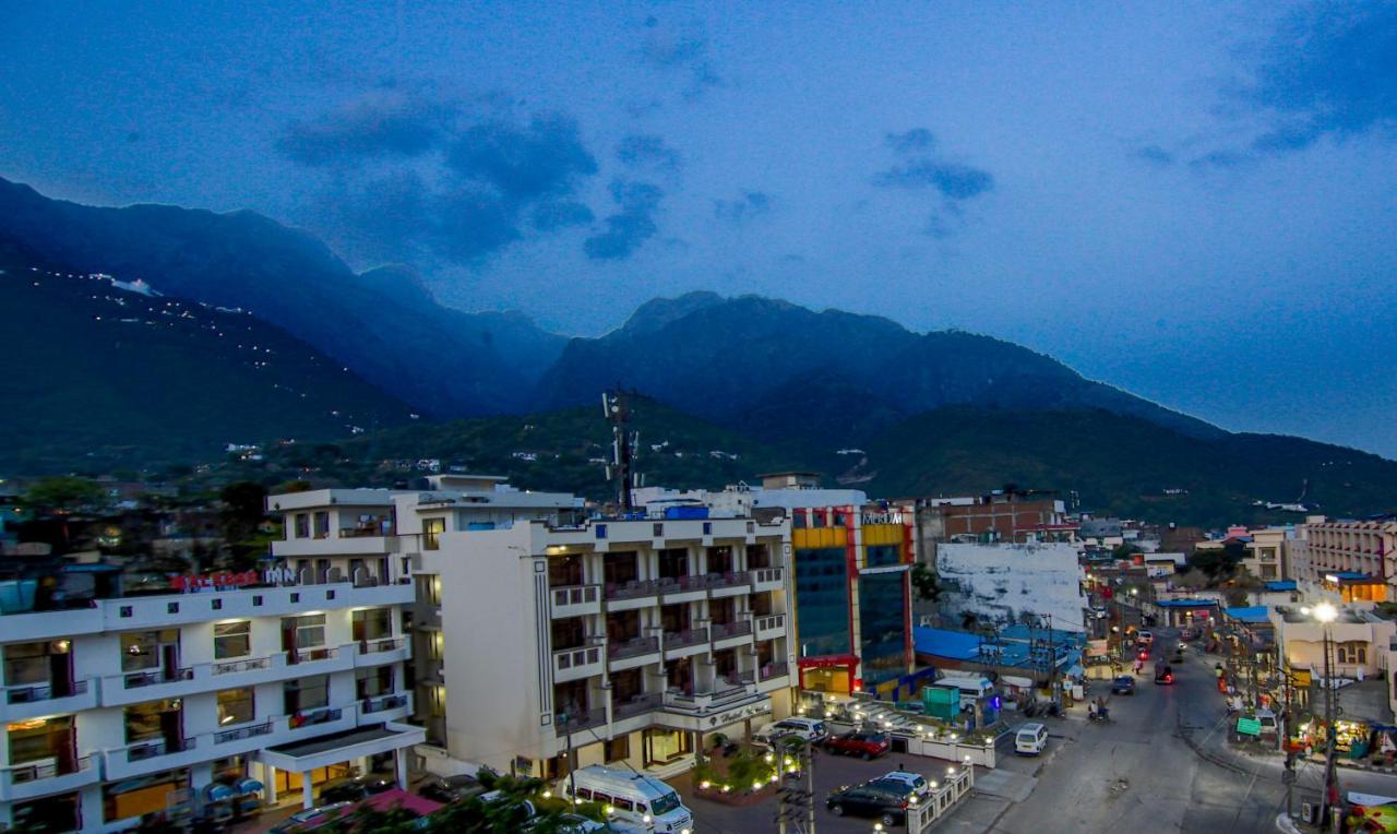 Itsy Hotels Satya Shree คาตรา ภายนอก รูปภาพ
